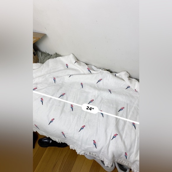 C&C California Cream Bell Sleeve Blouse - Picture 9 of 10